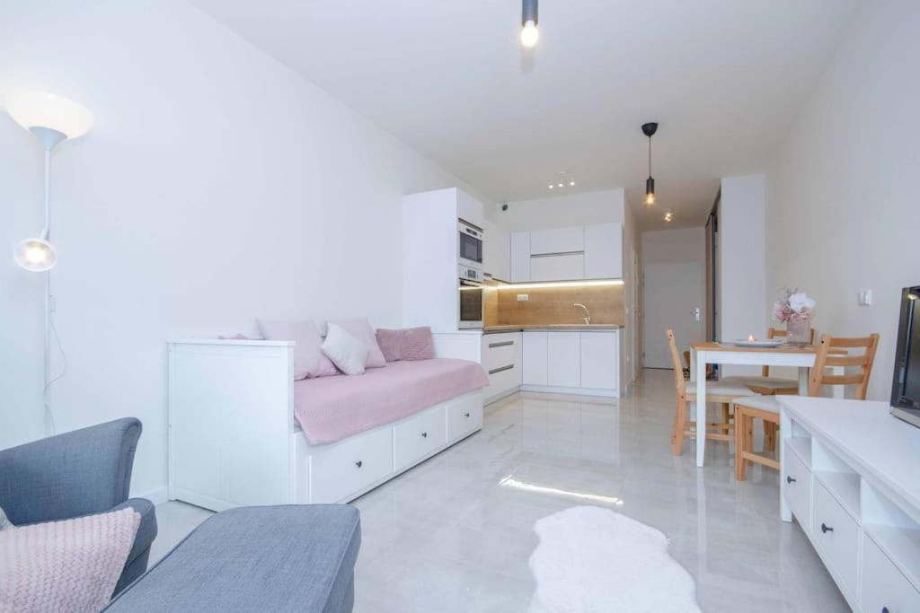 Apartment In Bratislava With Free Parking Luaran gambar