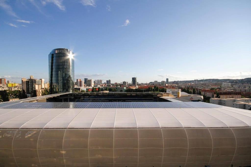 Apartment In Bratislava With Free Parking Luaran gambar