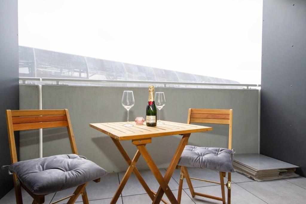 Apartment In Bratislava With Free Parking Luaran gambar