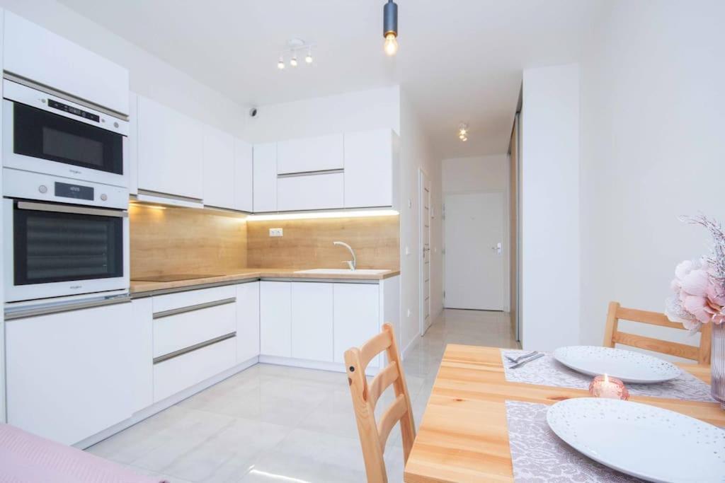 Apartment In Bratislava With Free Parking Luaran gambar
